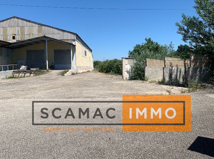 entrepôt de 2&nbsp;030m², Aramon (Gard)