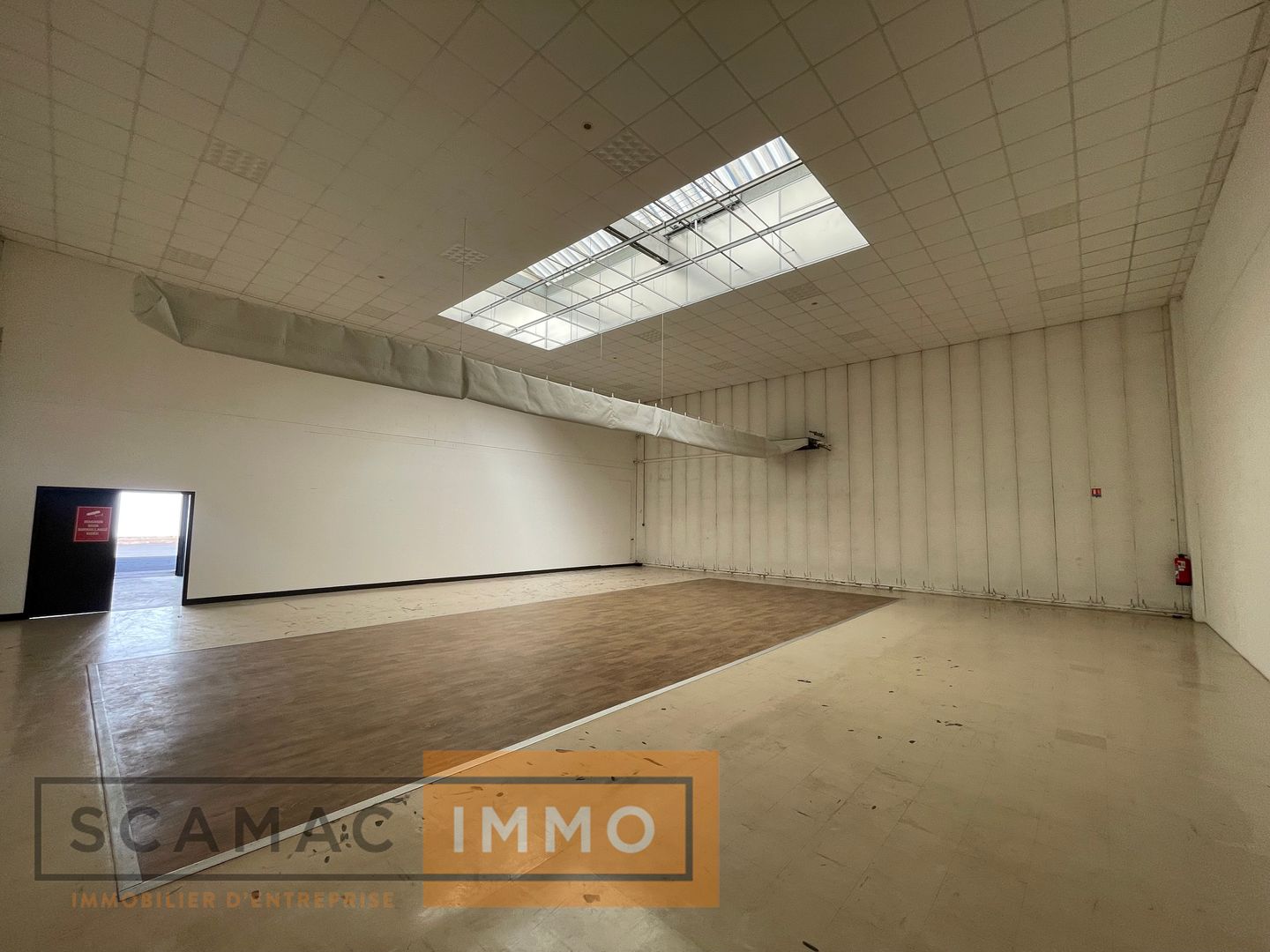 local d'activités de 390m², Savigny-le-Temple (Seine-et-Marne)