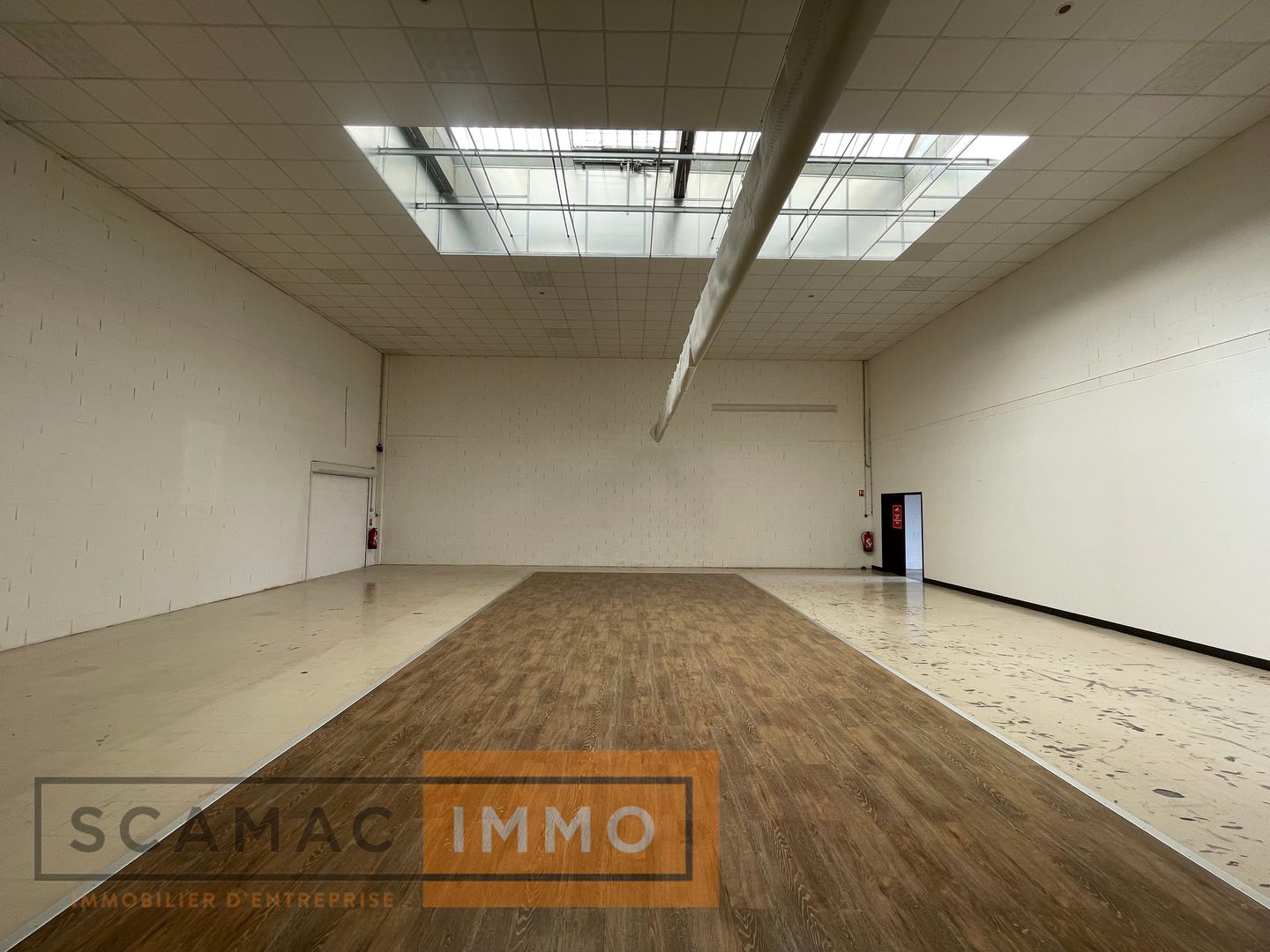 local d'activités de 390m², Savigny-le-Temple (Seine-et-Marne)