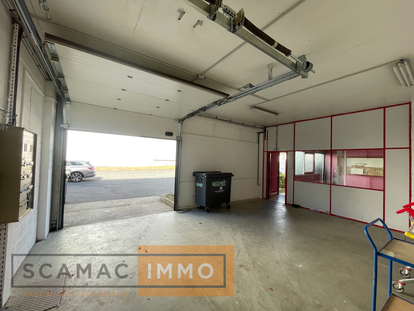 local d'activités de 390m², Savigny-le-Temple (Seine-et-Marne)