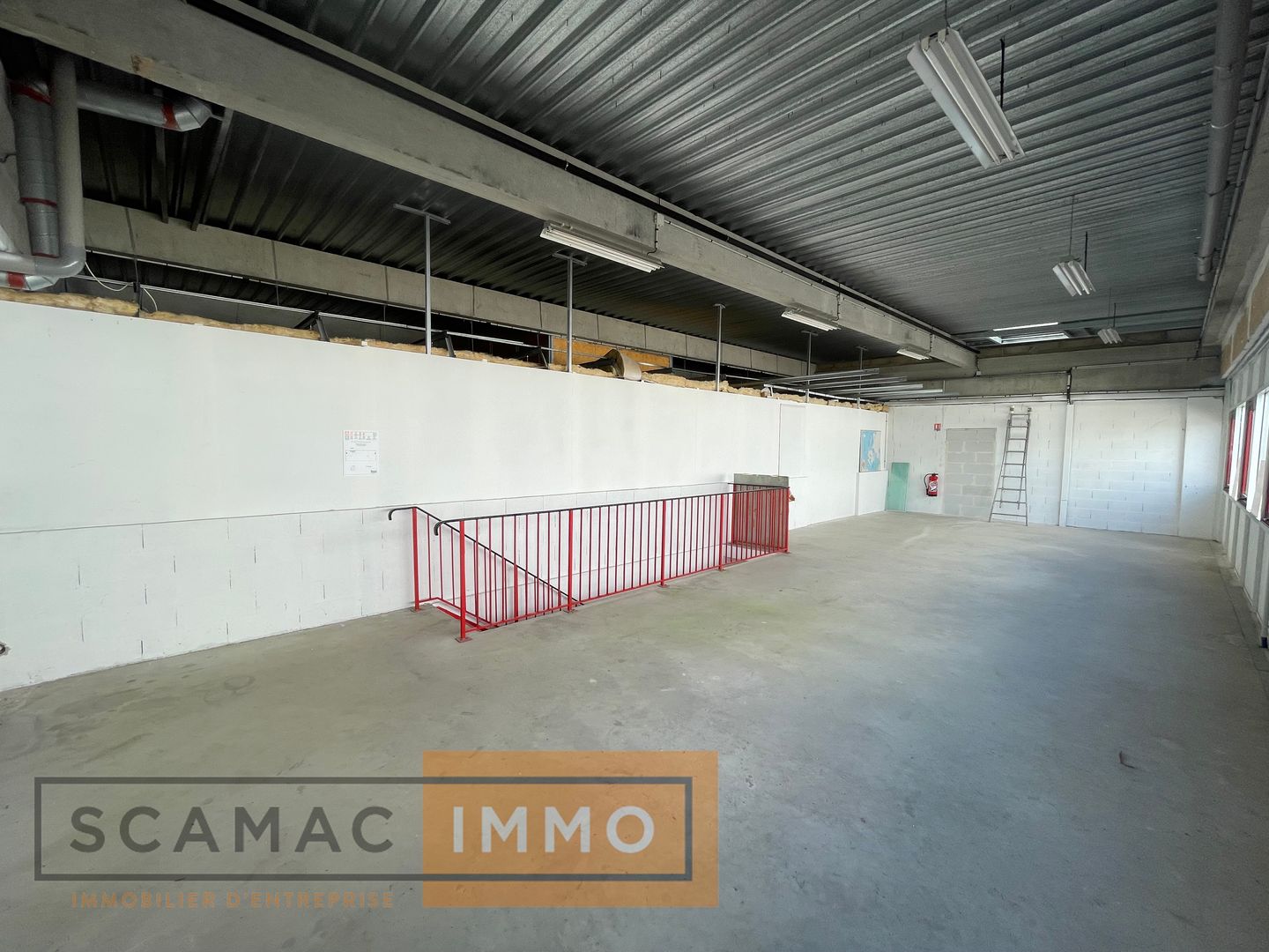 local d'activités de 390m², Savigny-le-Temple (Seine-et-Marne)