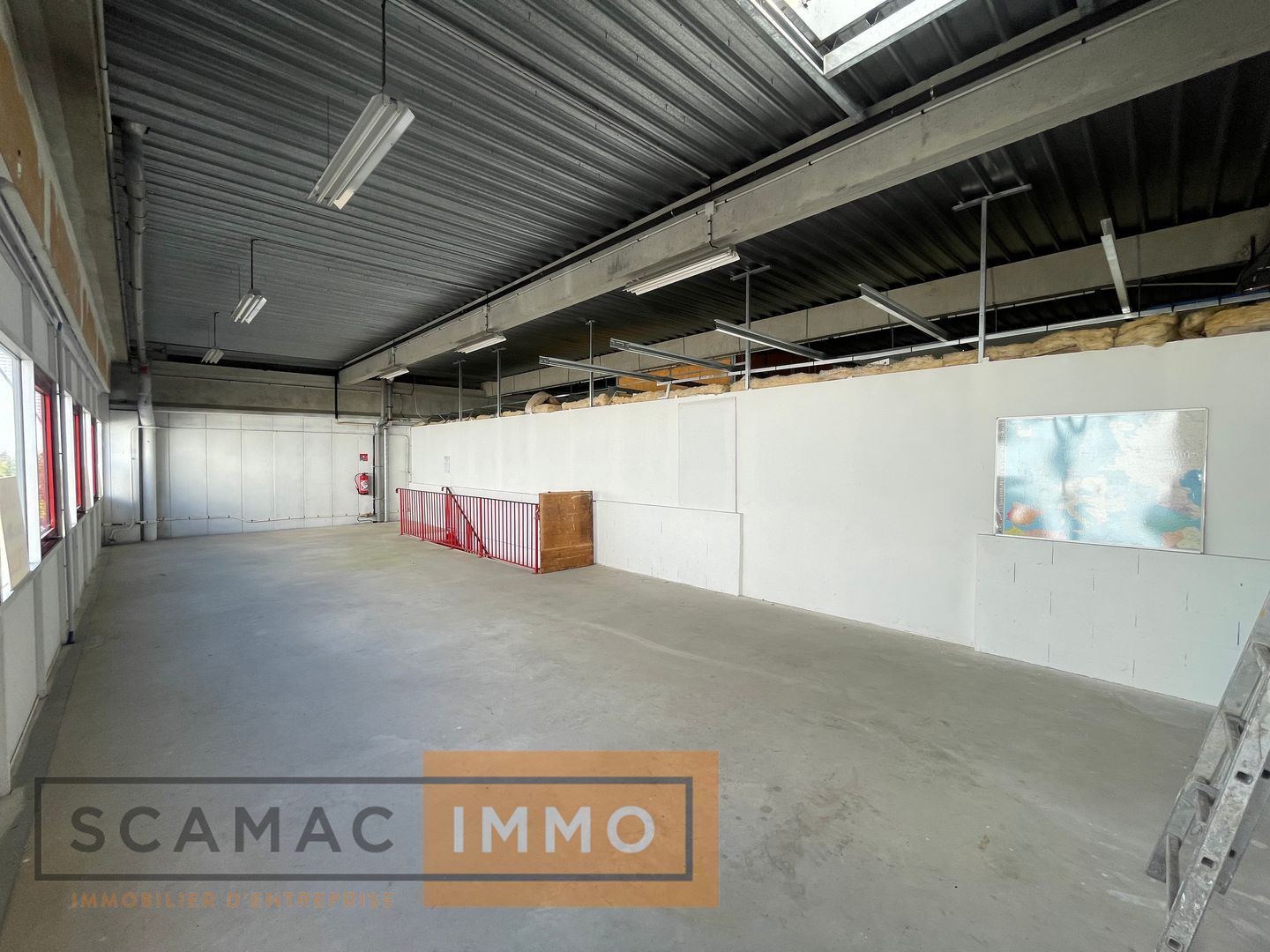 local d'activités de 390m², Savigny-le-Temple (Seine-et-Marne)
