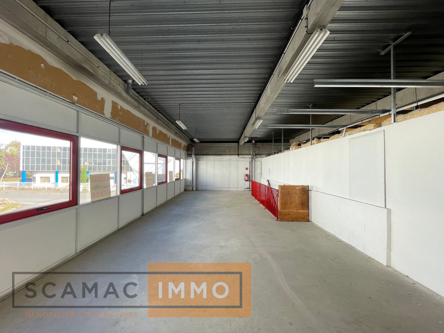 local d'activités de 390m², Savigny-le-Temple (Seine-et-Marne)