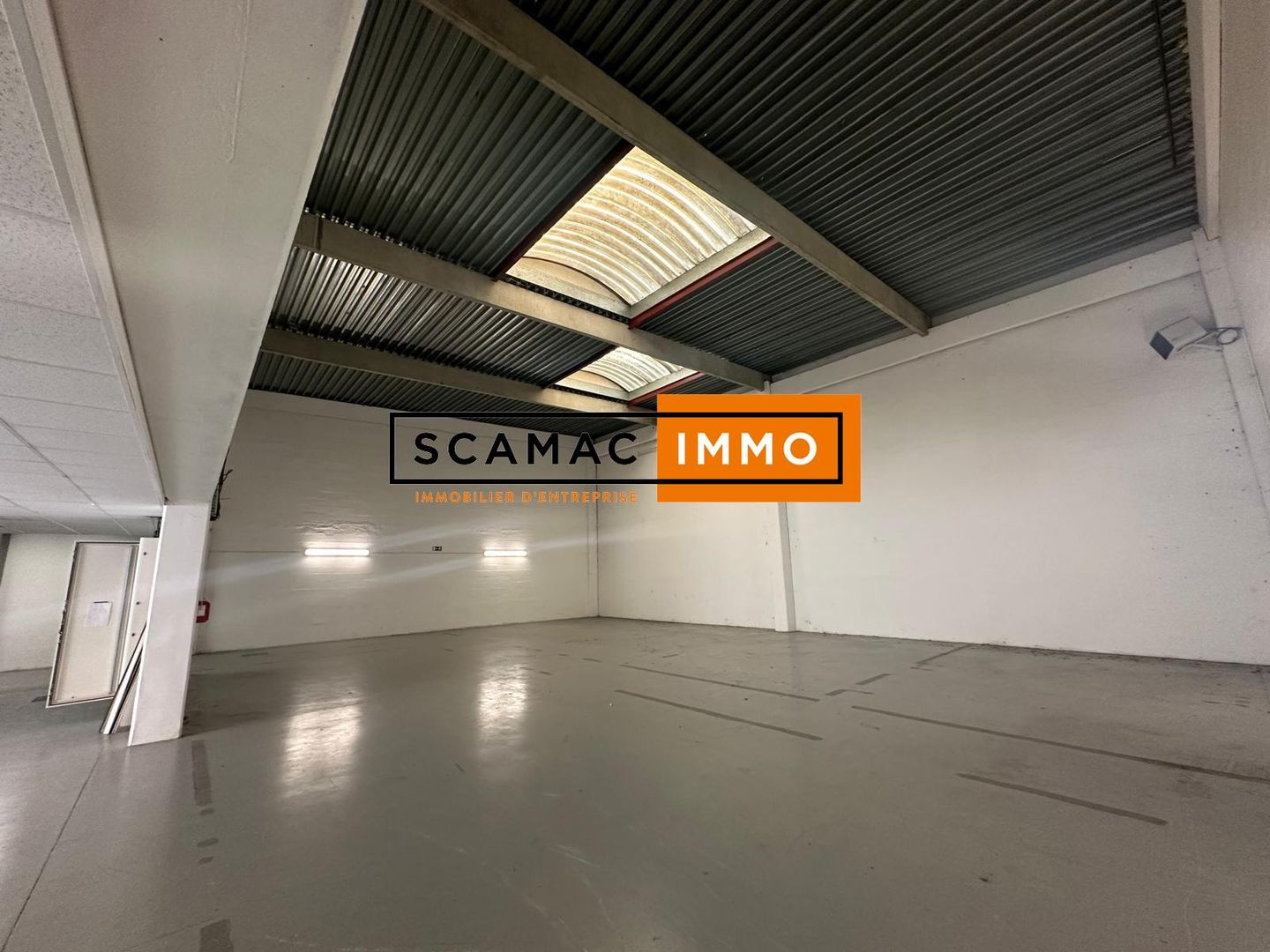 local d'activités de 535m², Poissy (Yvelines)