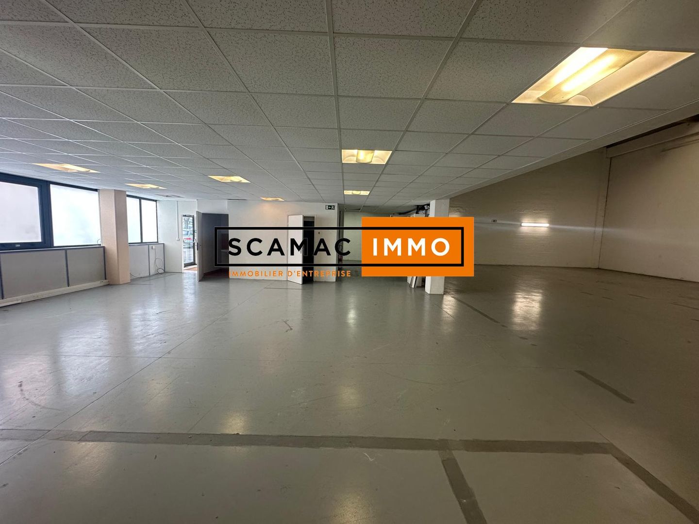 local d'activités de 535m², Poissy (Yvelines)