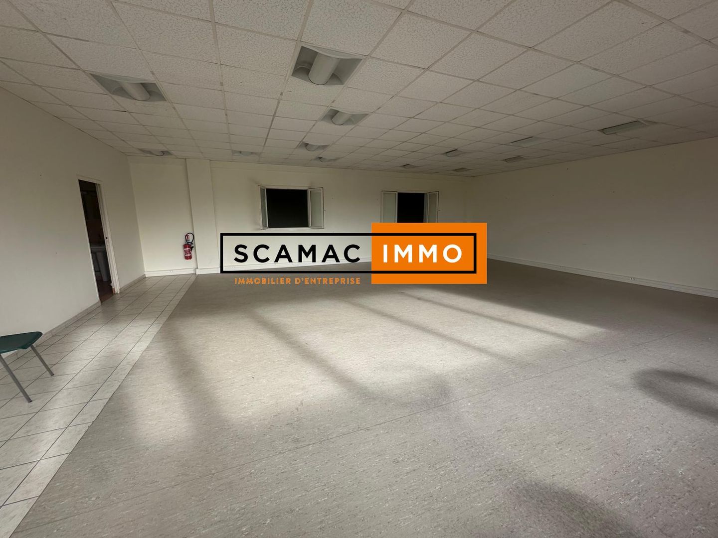 entrepôt de 535m², Poissy (Yvelines)