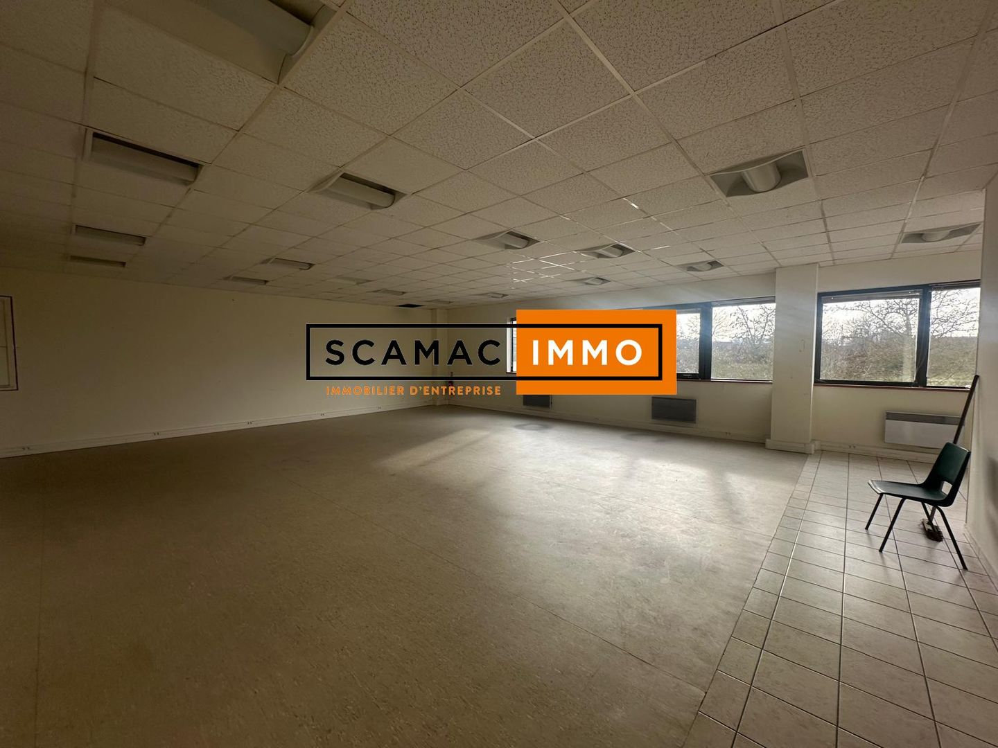 entrepôt de 535m², Poissy (Yvelines)