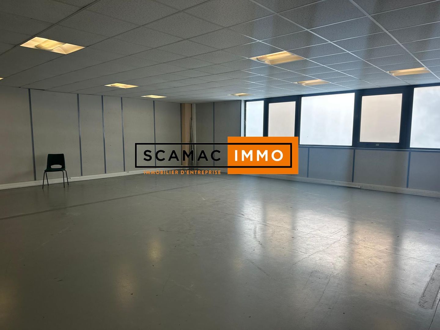 entrepôt de 535m², Poissy (Yvelines)