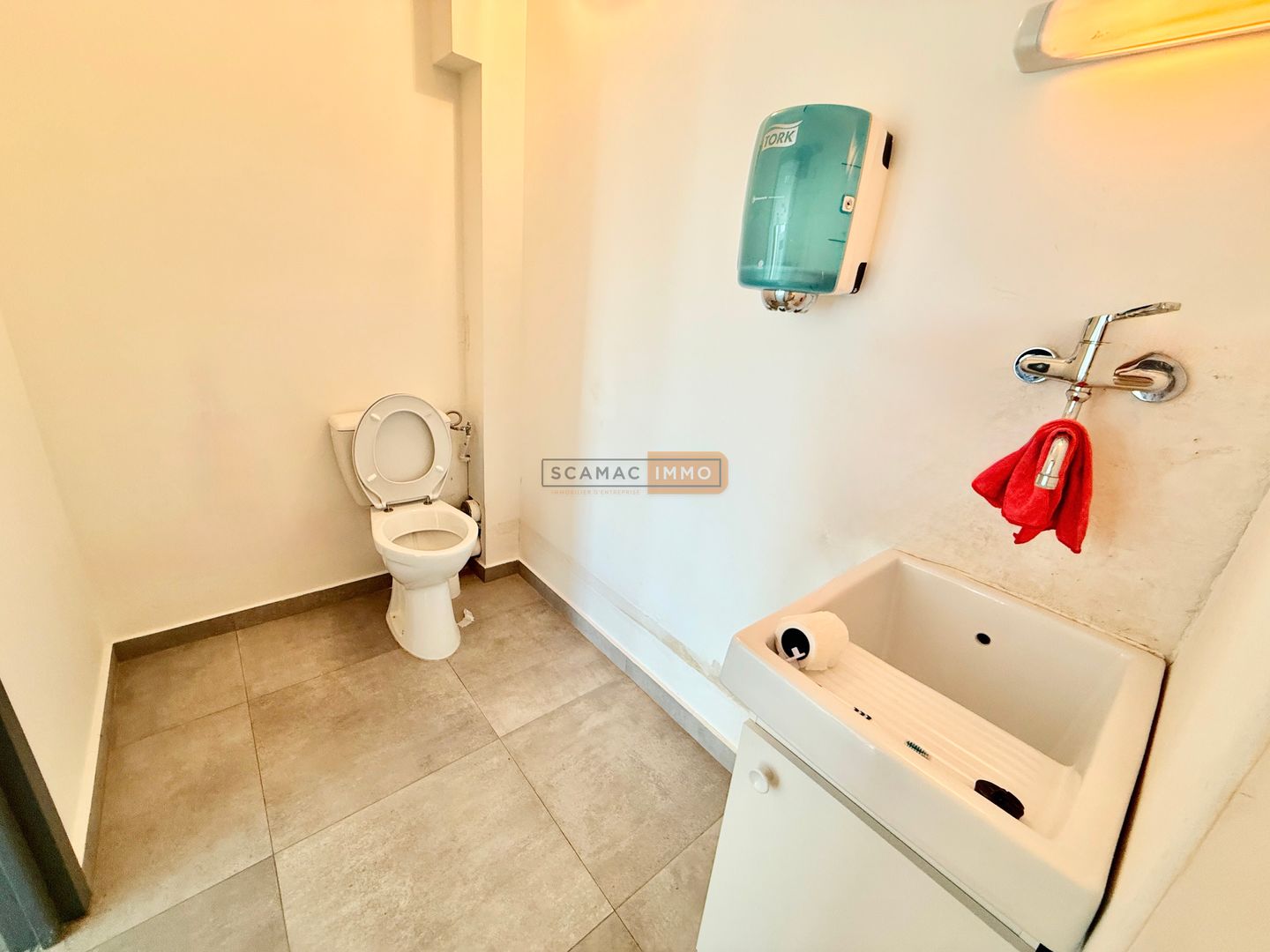 bureau de 34m², FREJUS ()