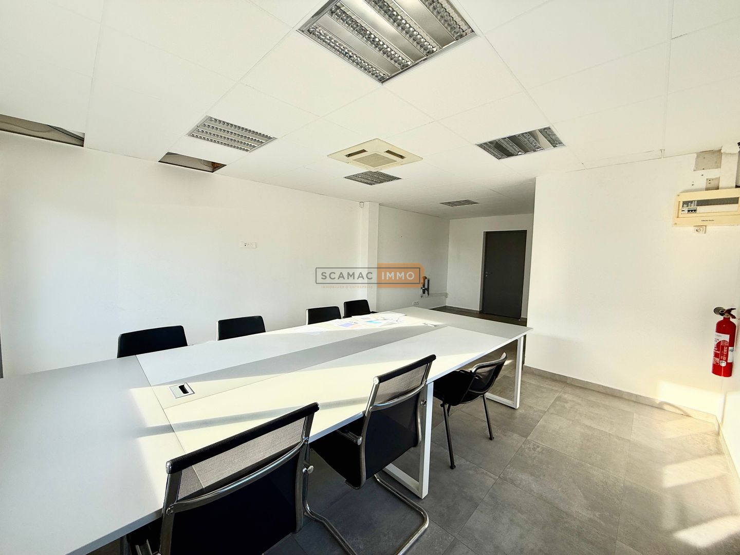 bureau de 34m², FREJUS ()