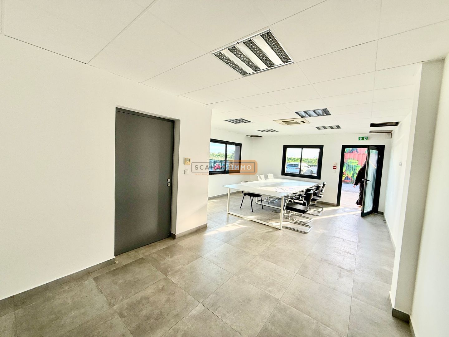 bureau de 124m², FREJUS ()