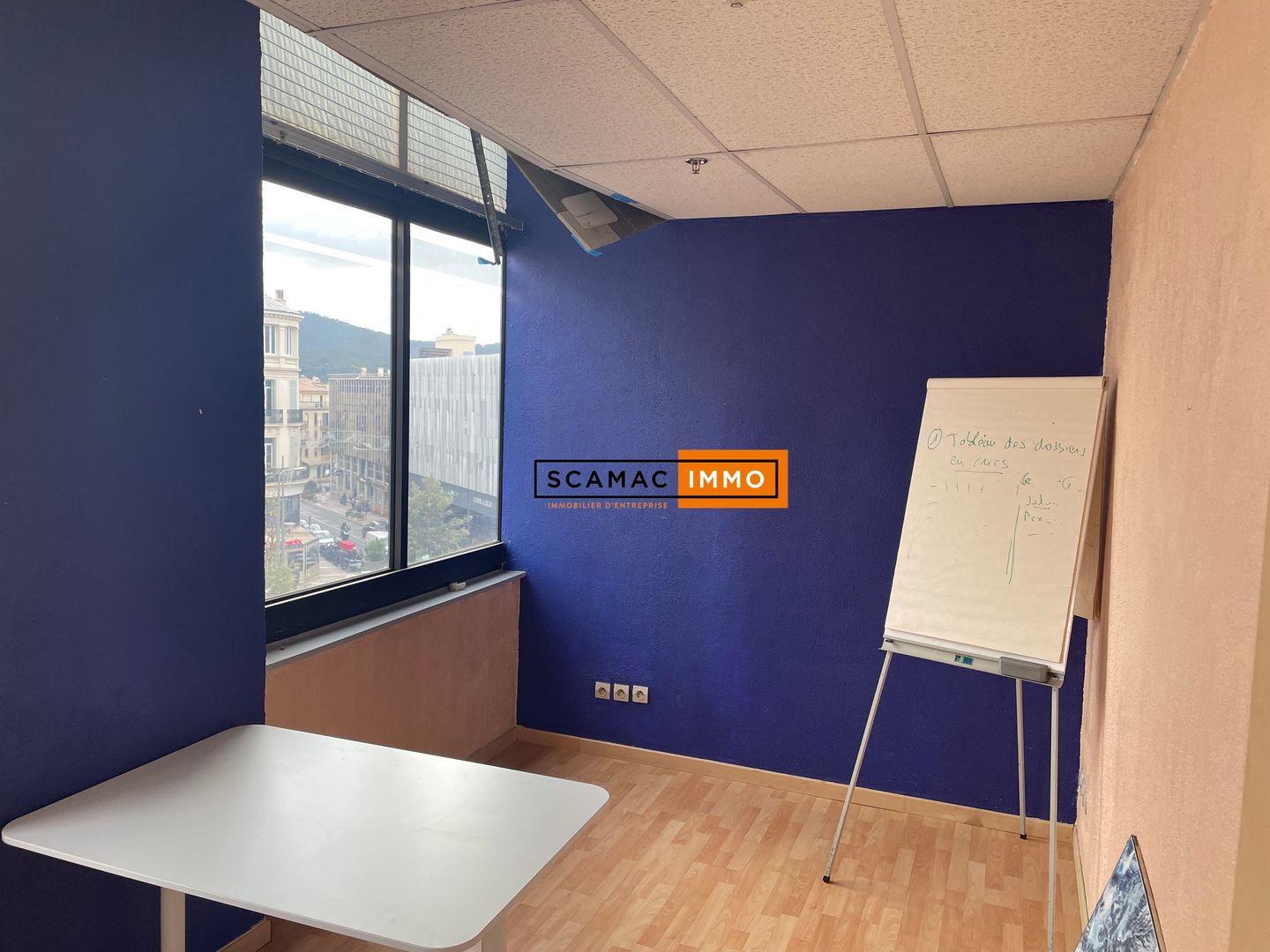 bureau de 50m², Hyères (Var)