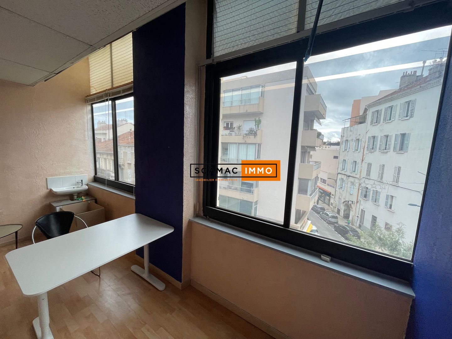 bureau de 50m², Hyères (Var)
