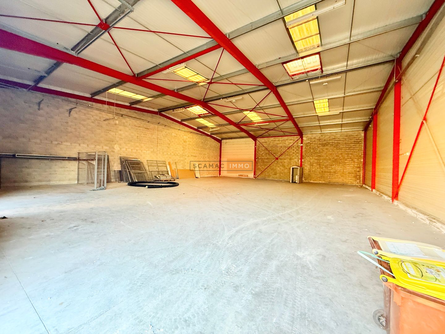 entrepôt de 450m², Le Muy (Var)