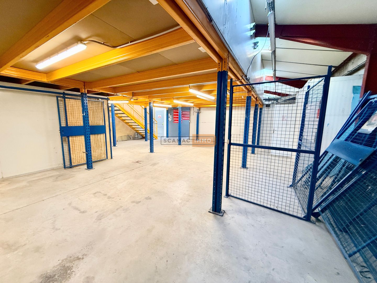 local d'activités de 370m², Le Muy (Var)