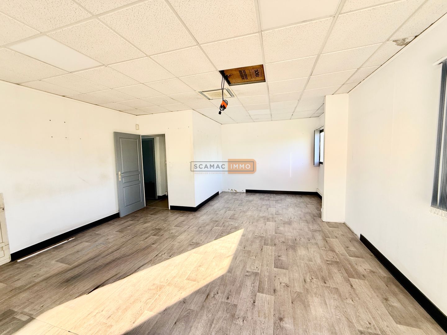 local d'activités de 370m², Le Muy (Var)