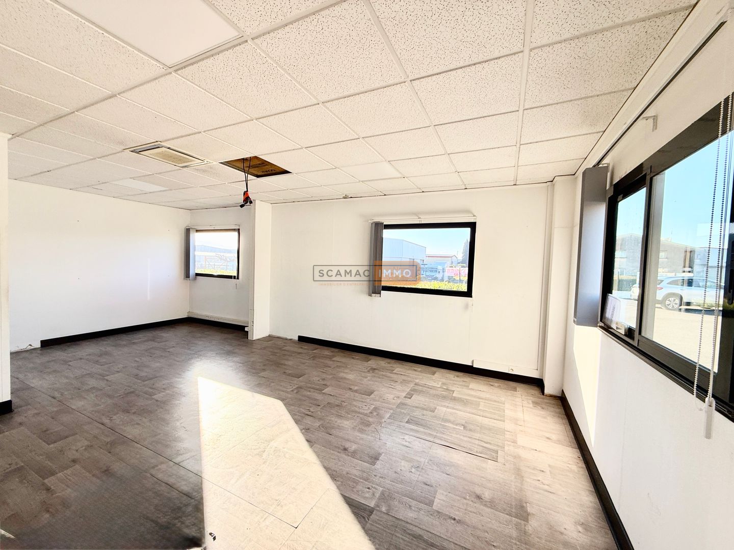 local d'activités de 370m², Le Muy (Var)