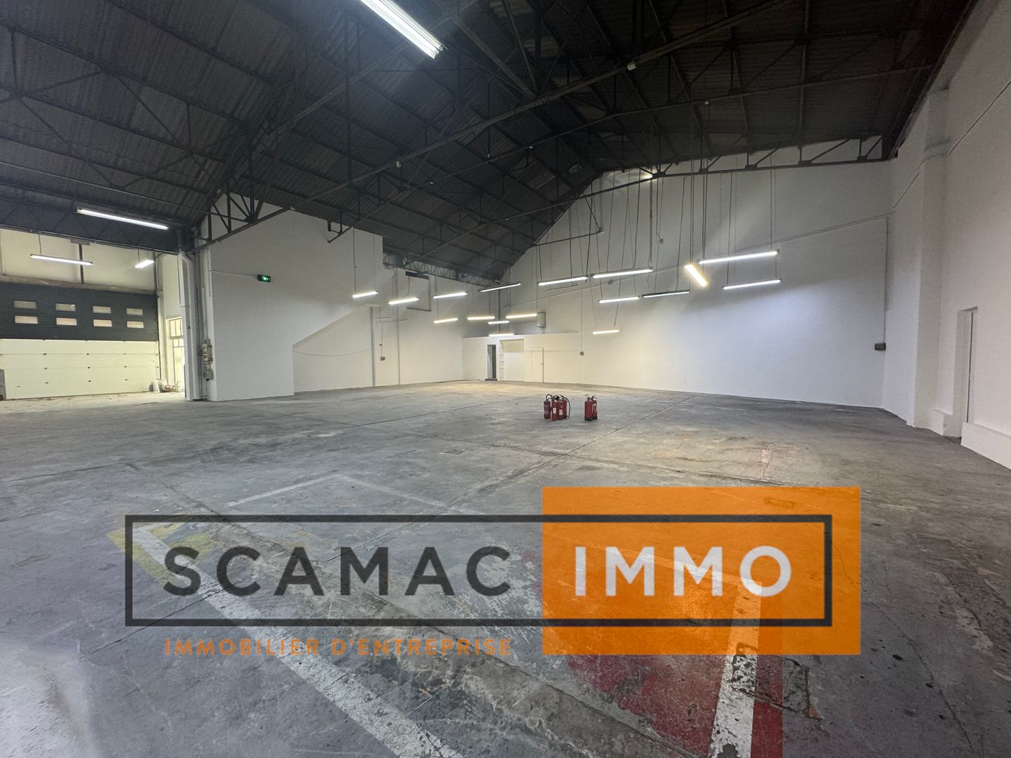 local commercial de 800m², Avignon (Vaucluse)