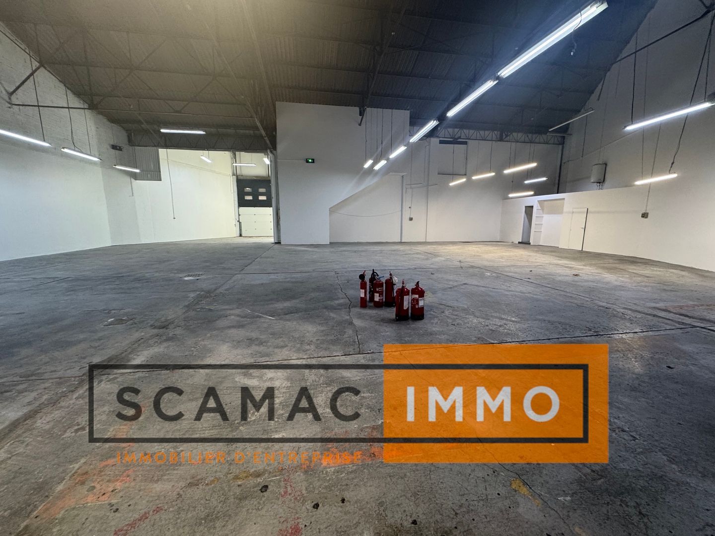 local commercial de 800m², Avignon (Vaucluse)