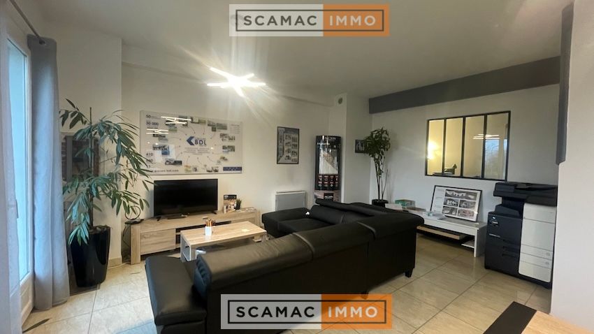 local d'activités de 208m², La Ville-du-Bois (Essonne)