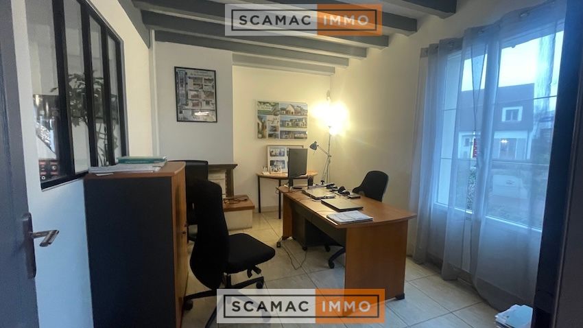 local d'activités de 208m², La Ville-du-Bois (Essonne)