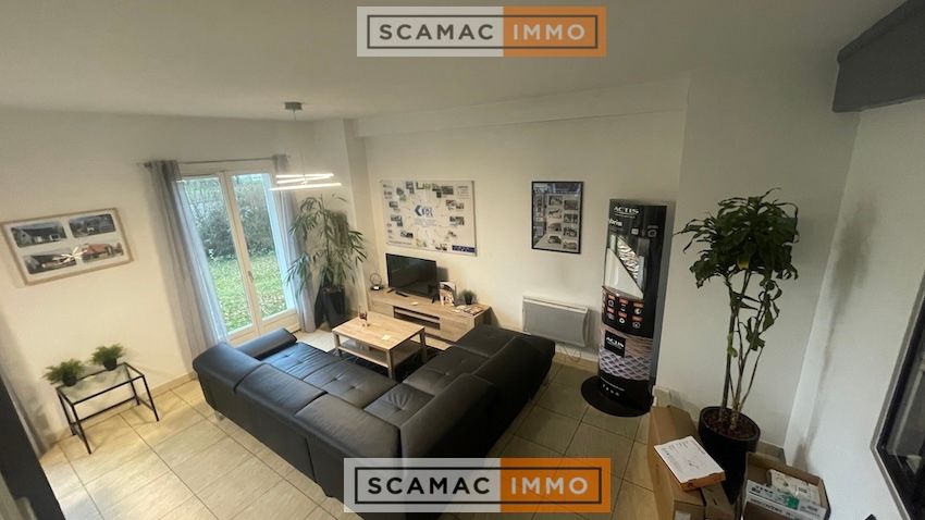 local d'activités de 208m², La Ville-du-Bois (Essonne)