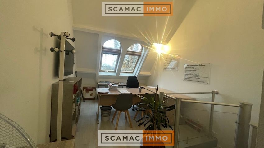 local d'activités de 208m², La Ville-du-Bois (Essonne)