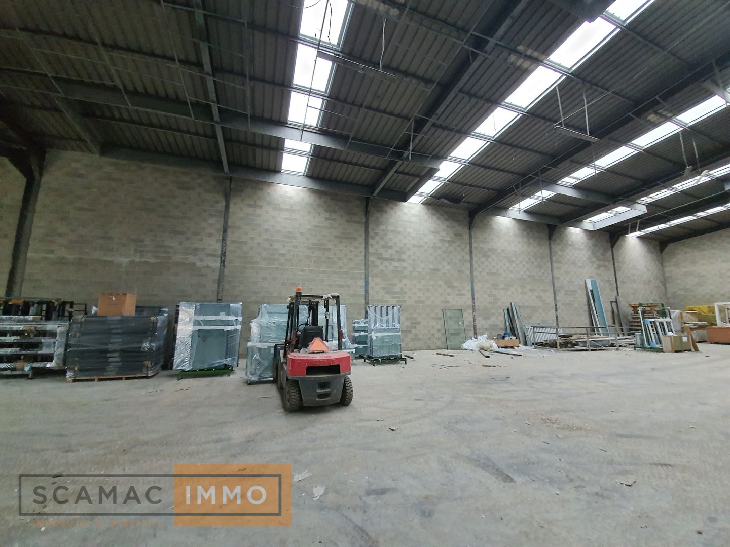 local d'activités de 95m², Arpajon (Essonne)