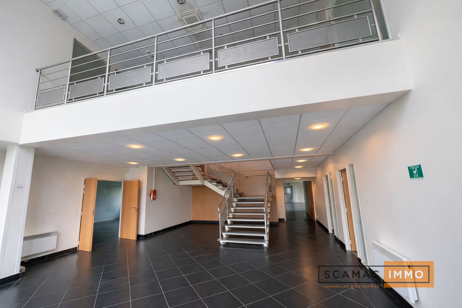 locaux mixtes de 1&nbsp;008m², Morangis (Essonne)