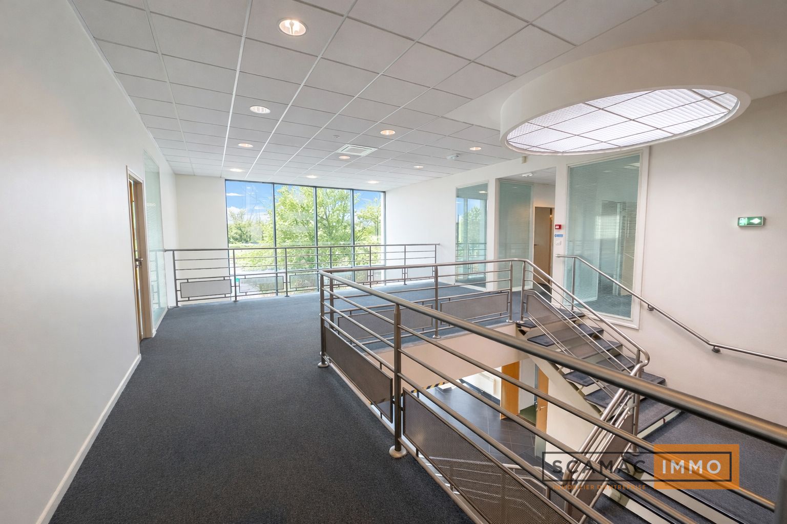 locaux mixtes de 1&nbsp;008m², Morangis (Essonne)