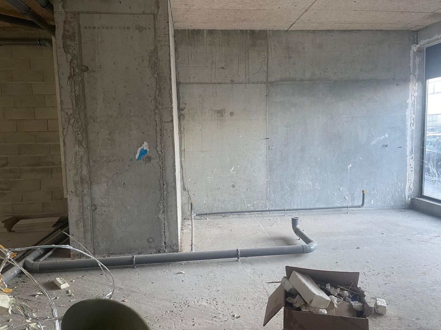 local commercial de 213m², Romainville (Seine-Saint-Denis)