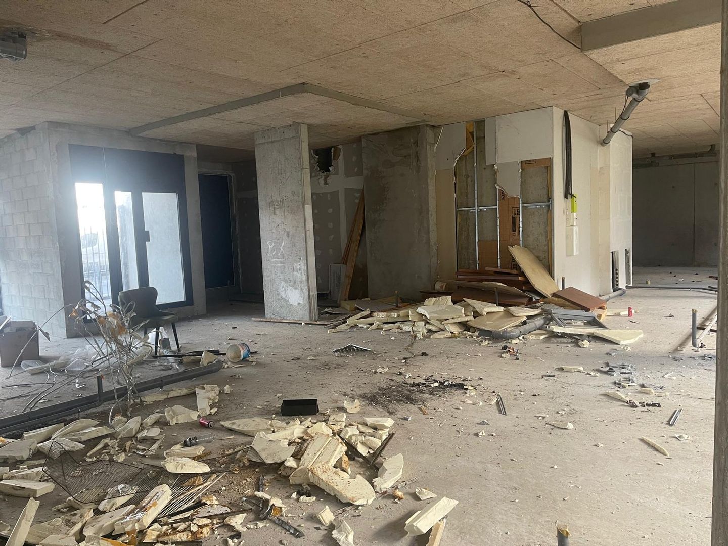 local commercial de 213m², Romainville (Seine-Saint-Denis)