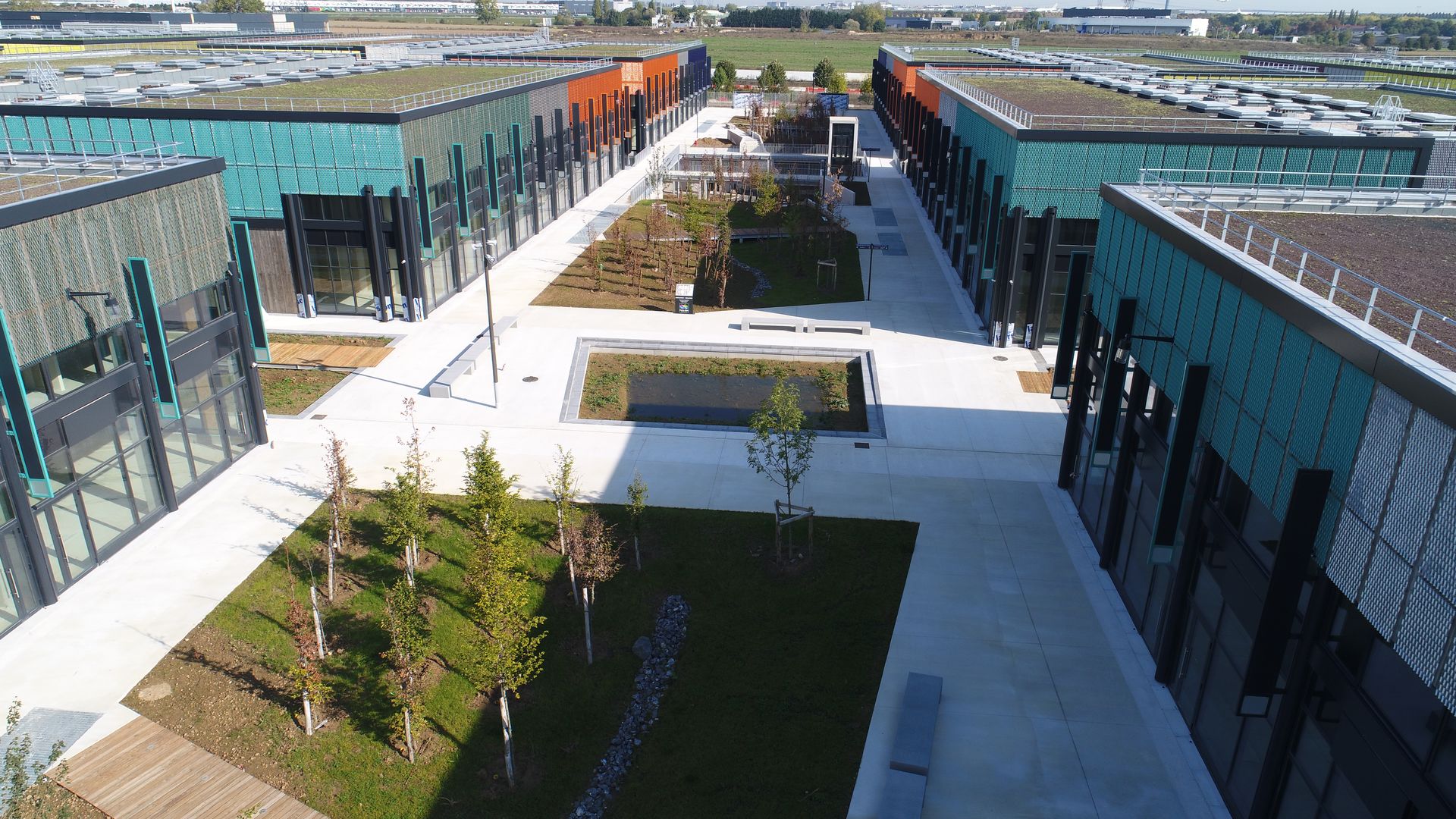 locaux mixtes de 202m², Tremblay-en-France (Seine-Saint-Denis)