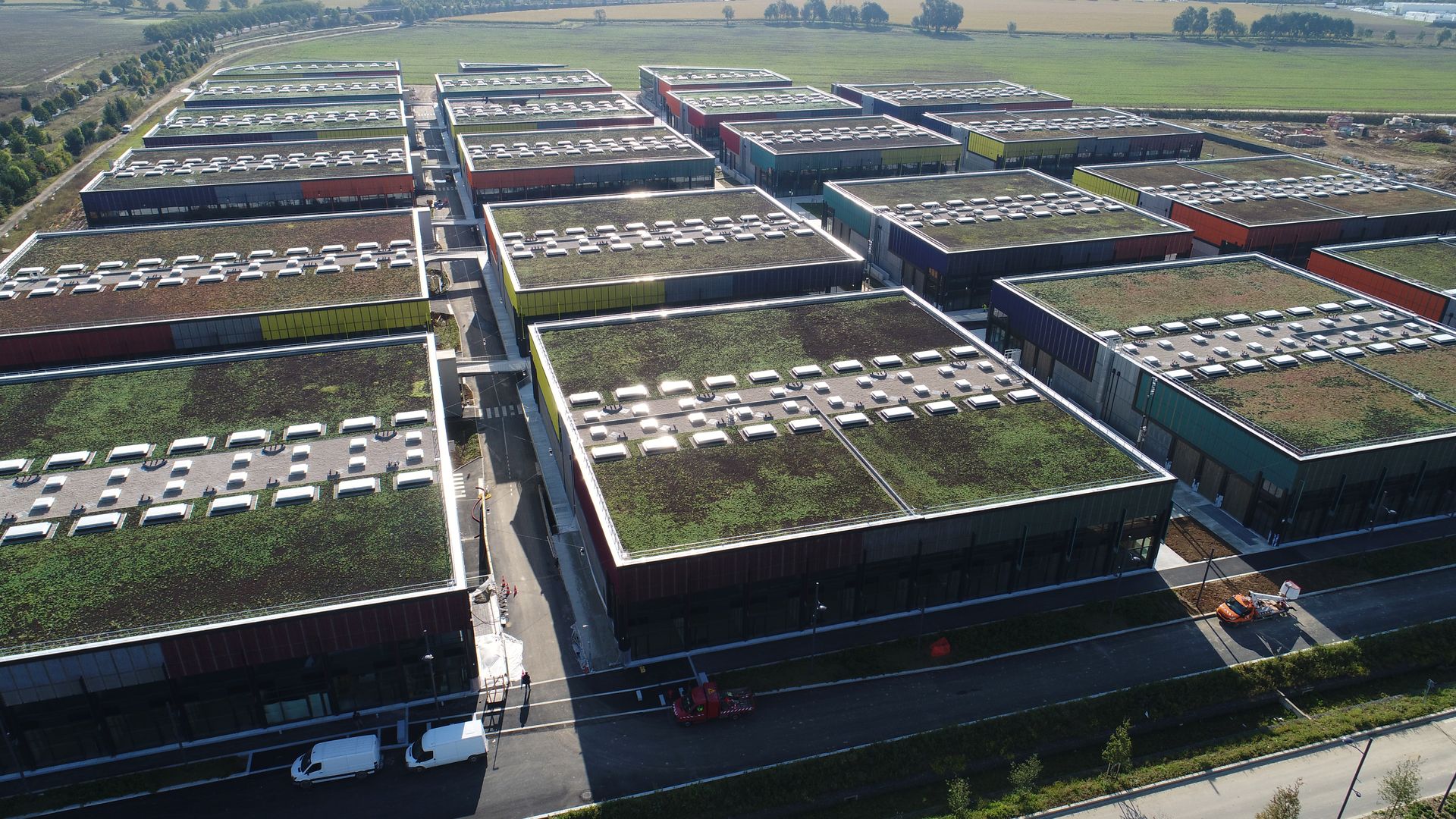 locaux mixtes de 286m², Tremblay-en-France (Seine-Saint-Denis)