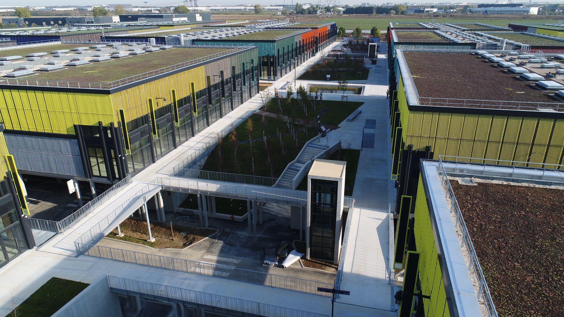 local commercial de 568m², Tremblay-en-France (Seine-Saint-Denis)