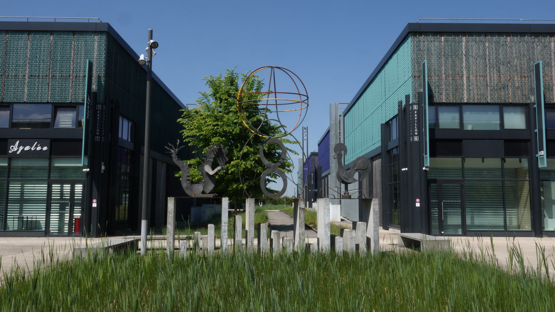 local commercial de 350m², Tremblay-en-France (Seine-Saint-Denis)