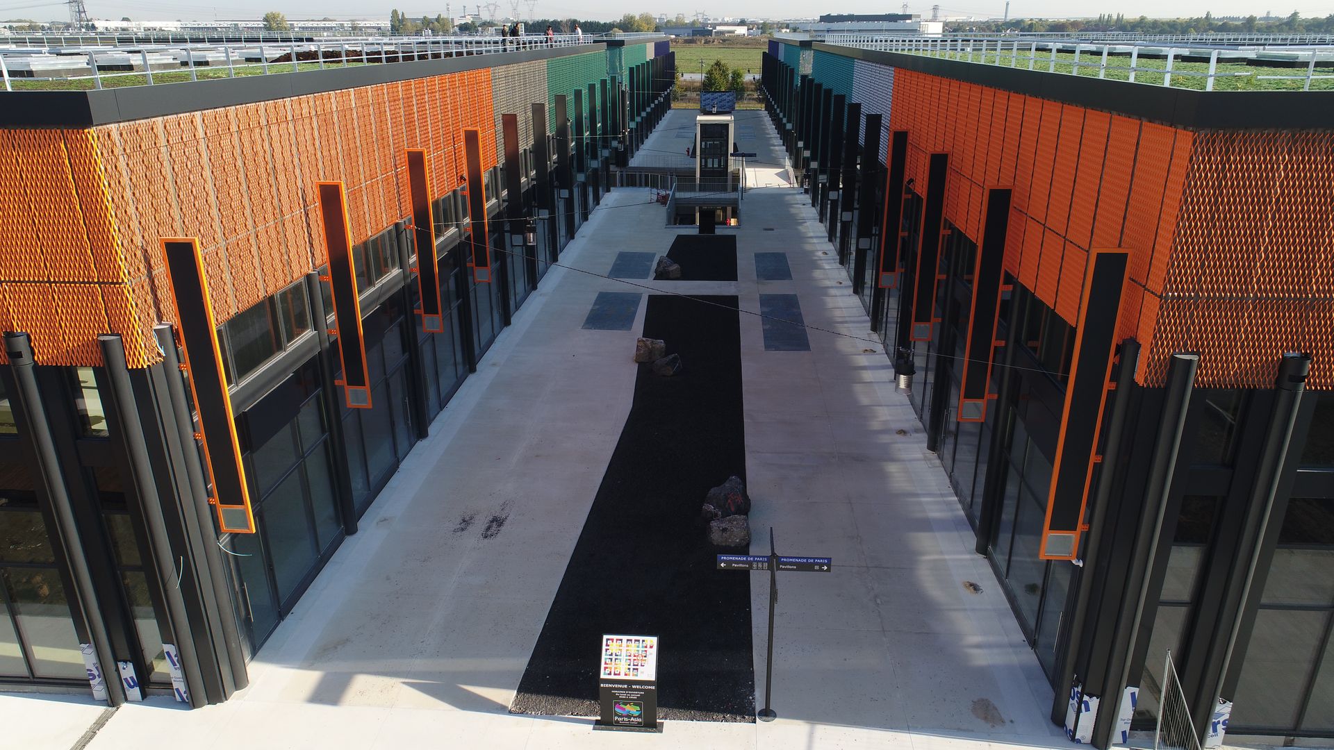 local commercial de 350m², Tremblay-en-France (Seine-Saint-Denis)