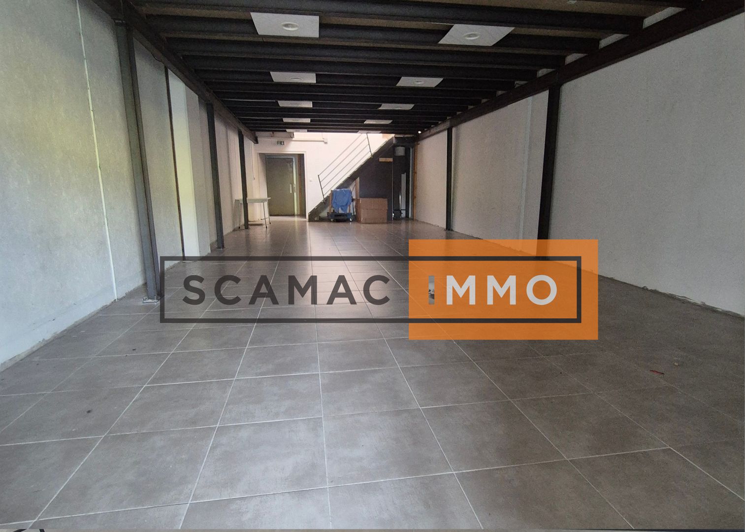 local commercial de 300m², Tremblay-en-France (Seine-Saint-Denis)