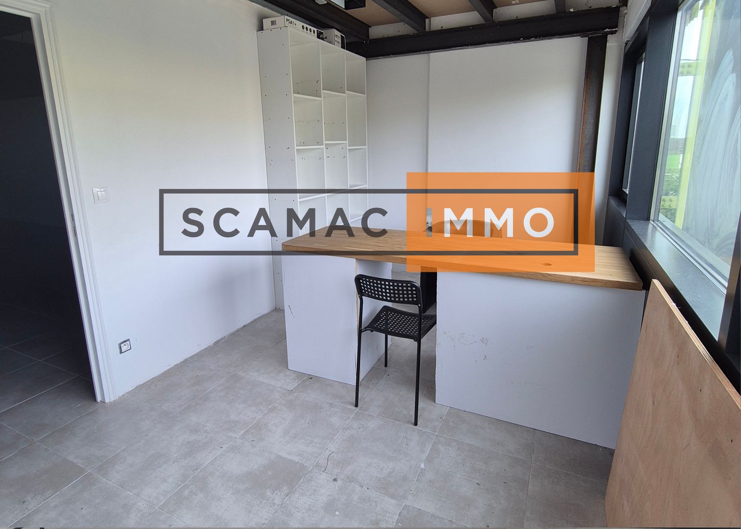local commercial de 300m², Tremblay-en-France (Seine-Saint-Denis)