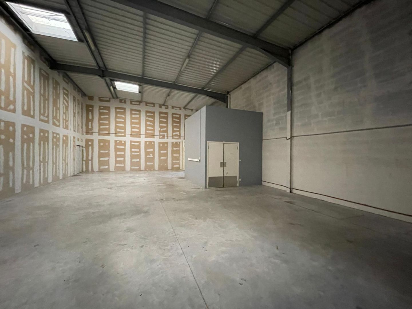 entrepôt de 800m², Argenteuil (Val-d'Oise)