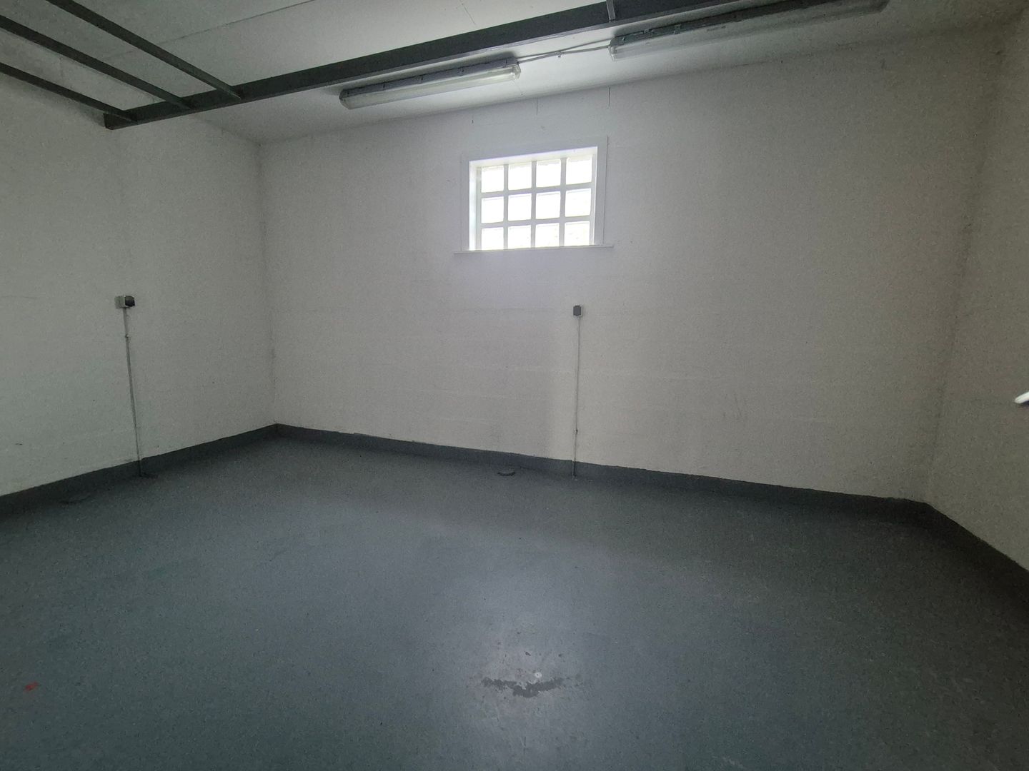 local d'activités de 80m², Saint-Witz (Val-d'Oise)