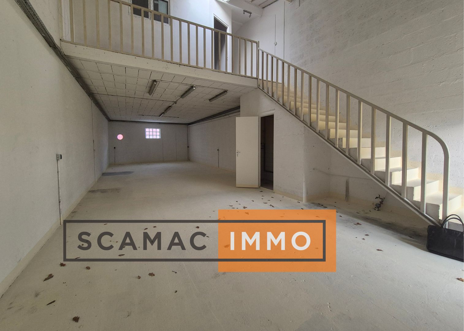 Locaux mixtes de 130 m², Saint-Witz