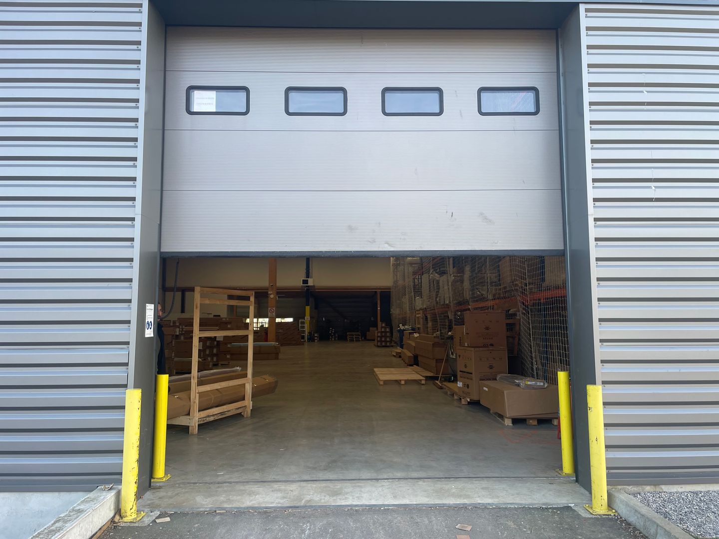 entrepôt de 810m², Louvres (Val-d'Oise)