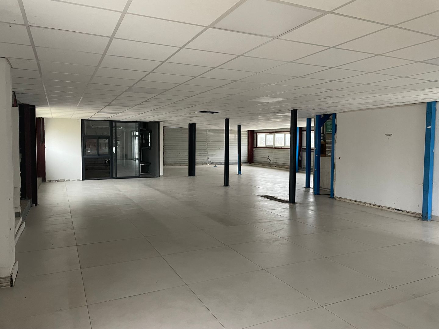 local d'activités de 1&nbsp;150m², Saint-Pathus (Seine-et-Marne)