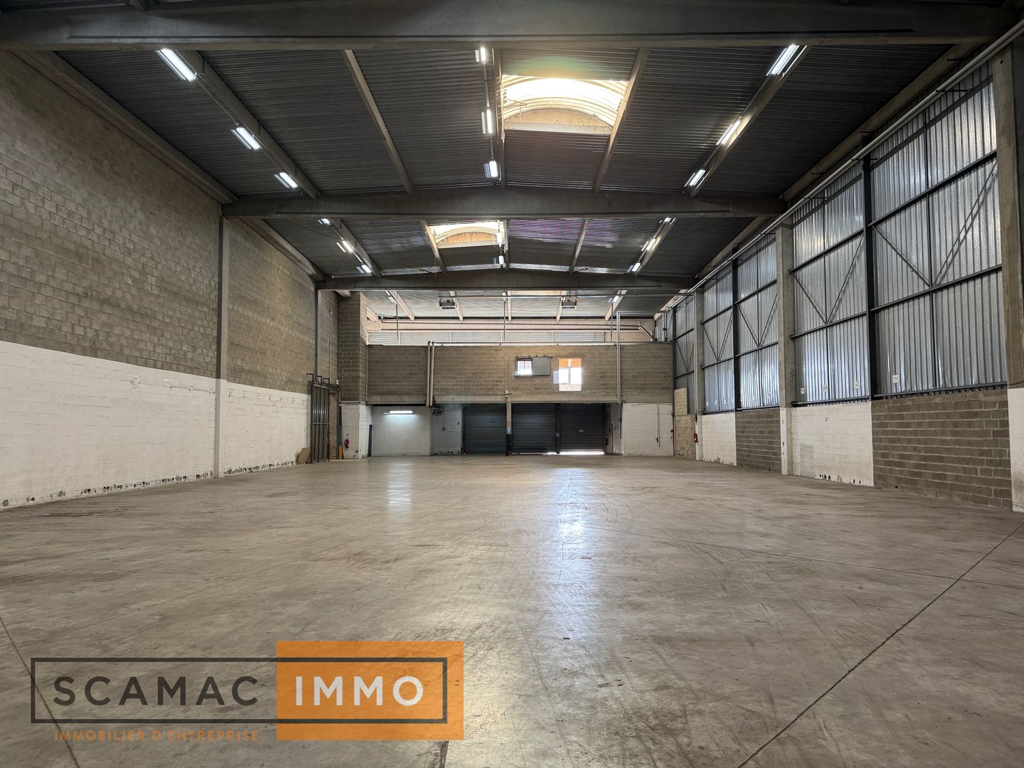 entrepôt de 665m², Lieusaint (Seine-et-Marne)
