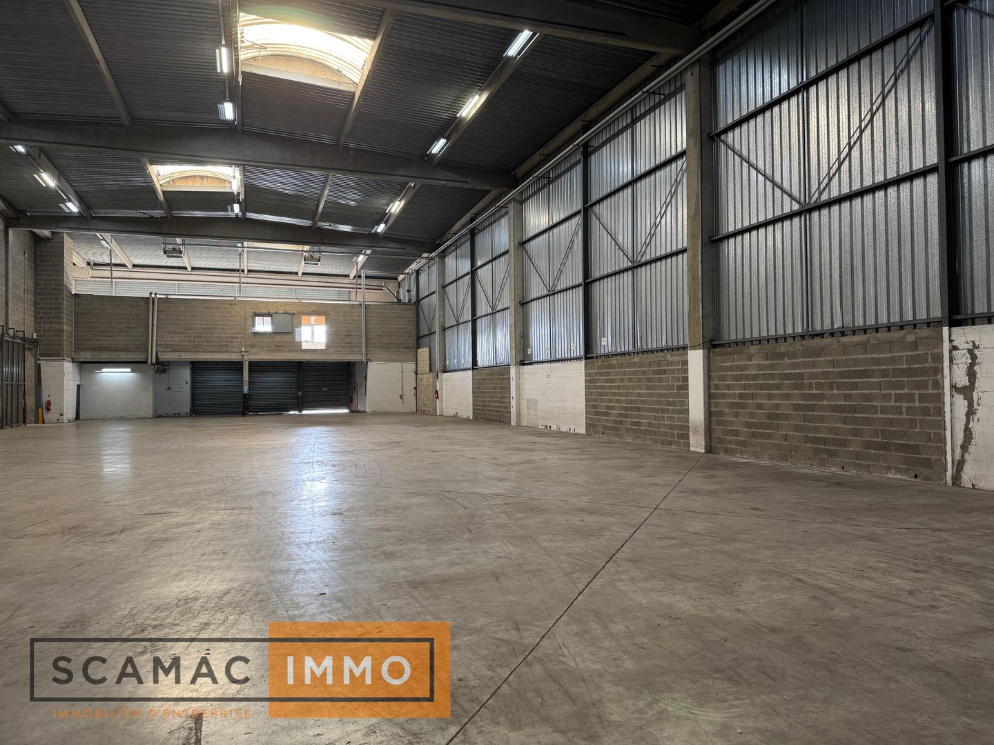 entrepôt de 665m², Lieusaint (Seine-et-Marne)