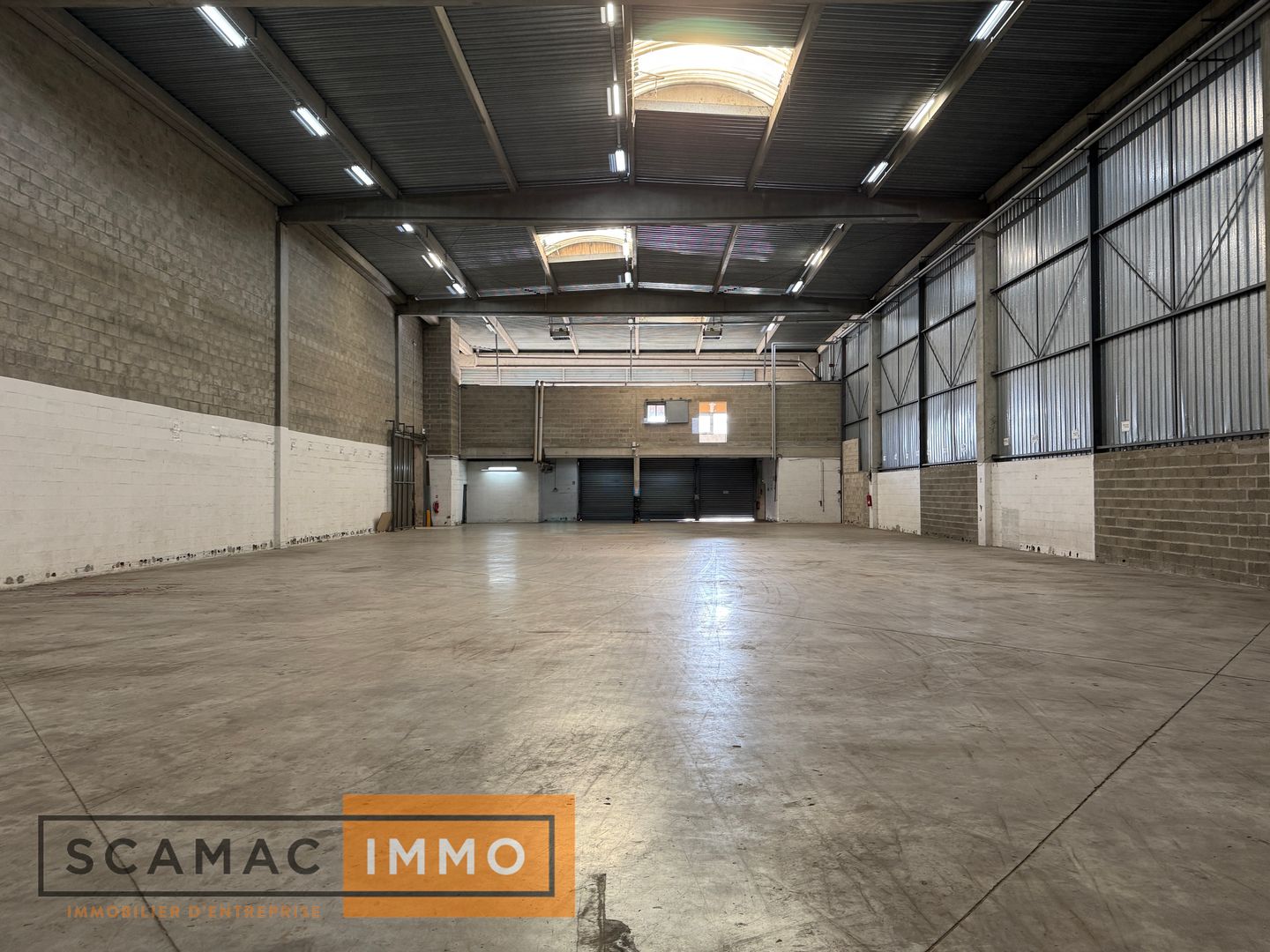 entrepôt de 665m², Lieusaint (Seine-et-Marne)
