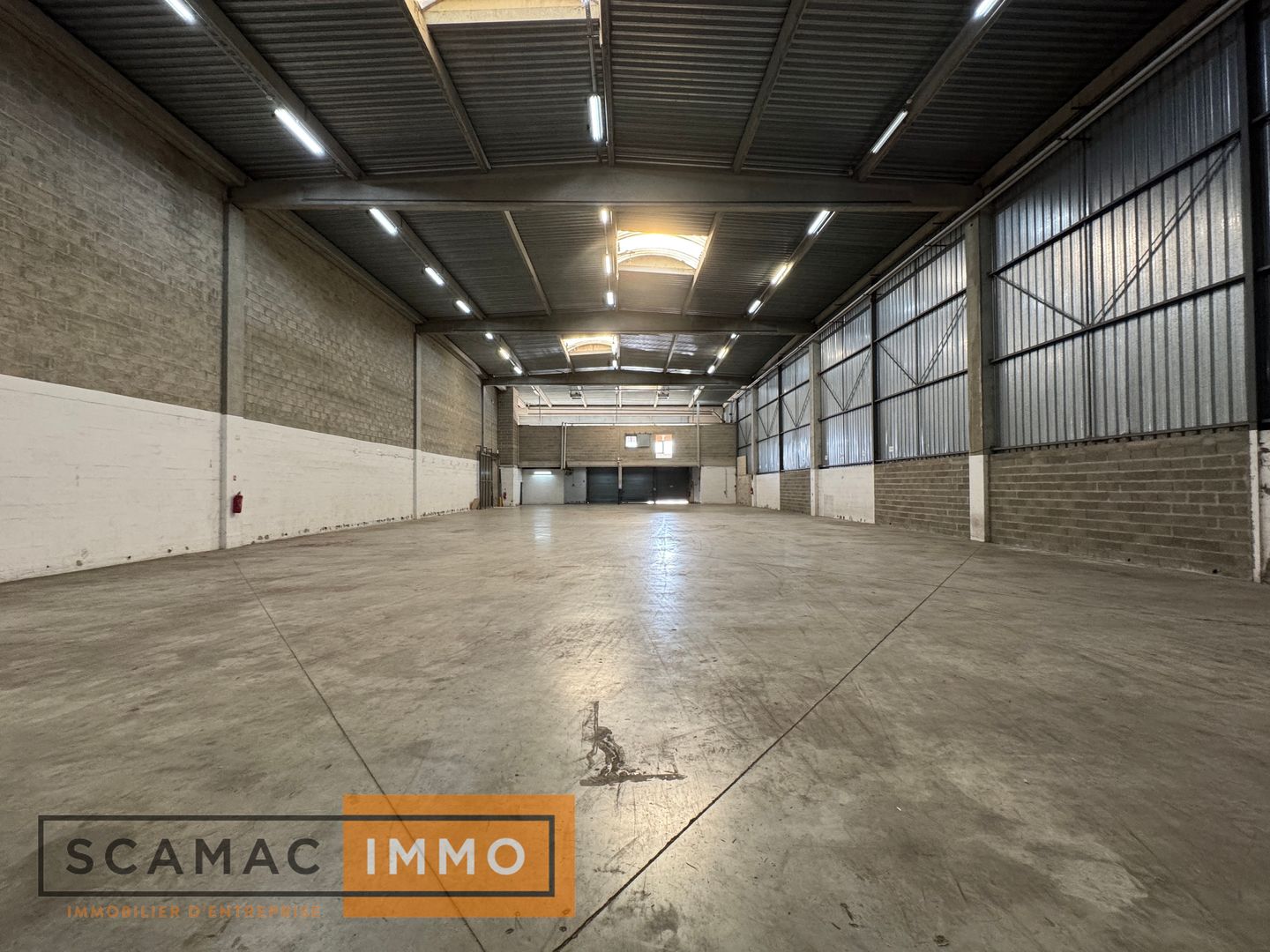 entrepôt de 665m², Lieusaint (Seine-et-Marne)