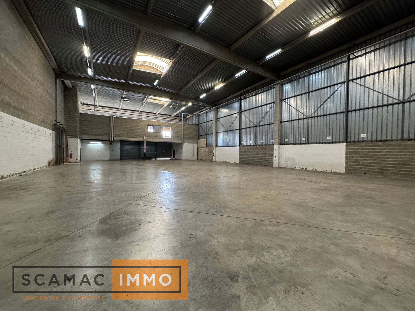 entrepôt de 665m², Lieusaint (Seine-et-Marne)