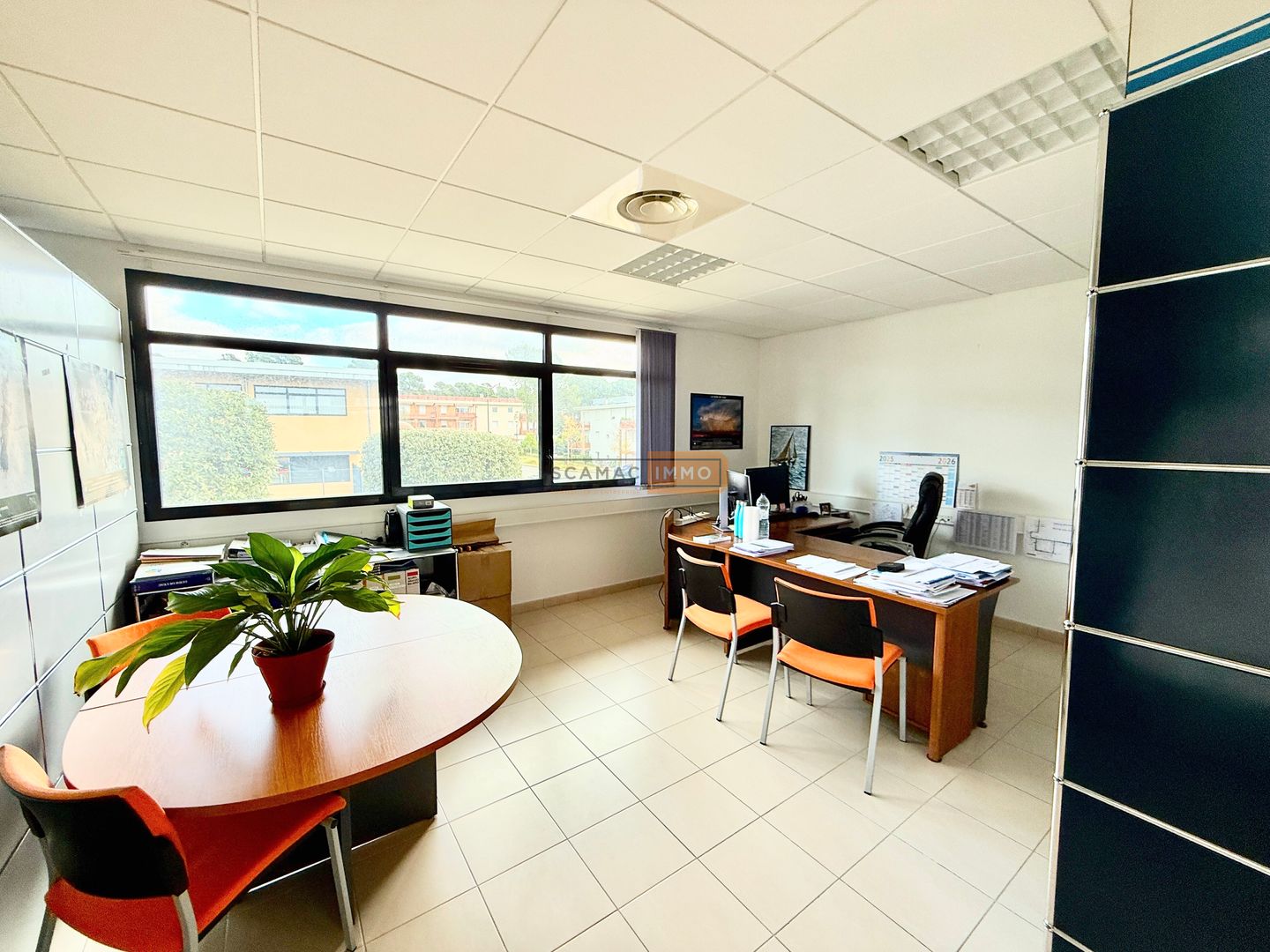 bureau de 105m², Fréjus (Var)